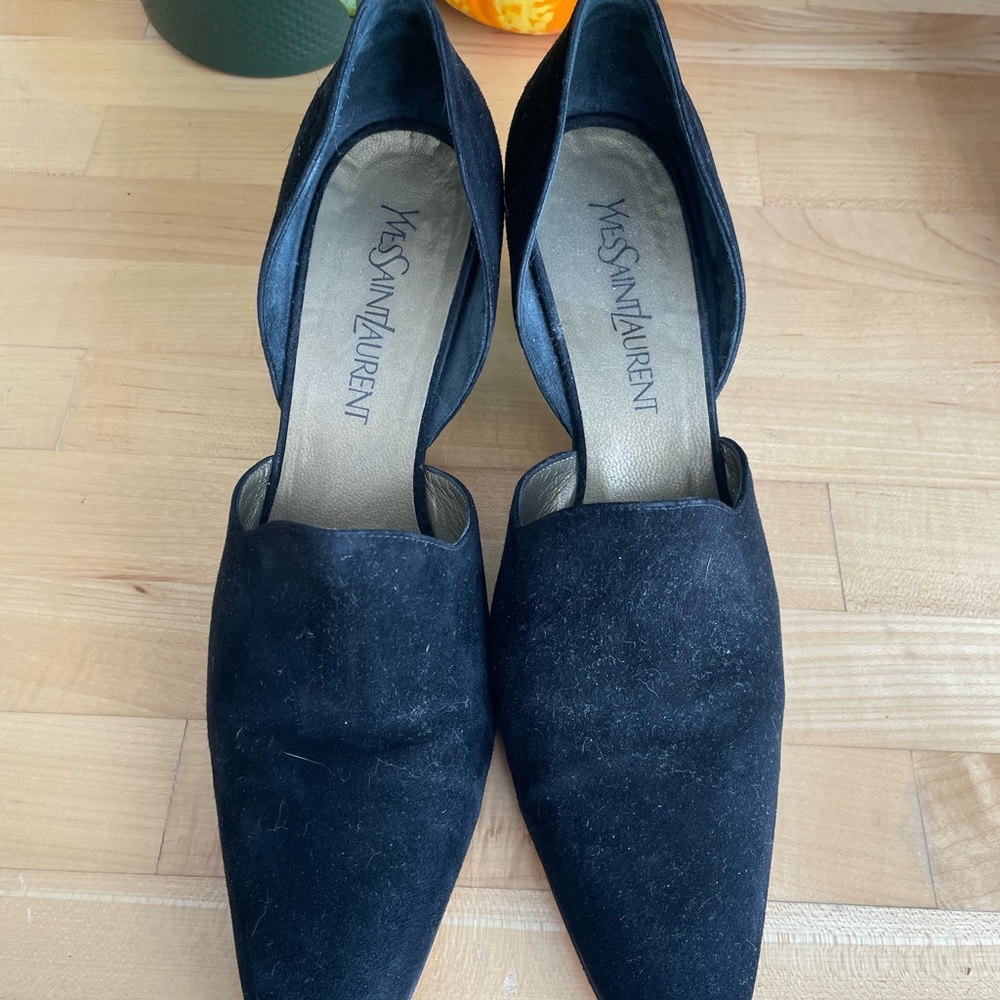 Yves saint Laurent black pointed toe heel